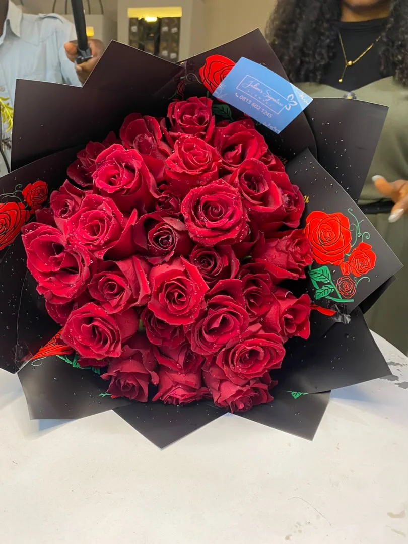 The Signature 30 Roses Bouquet