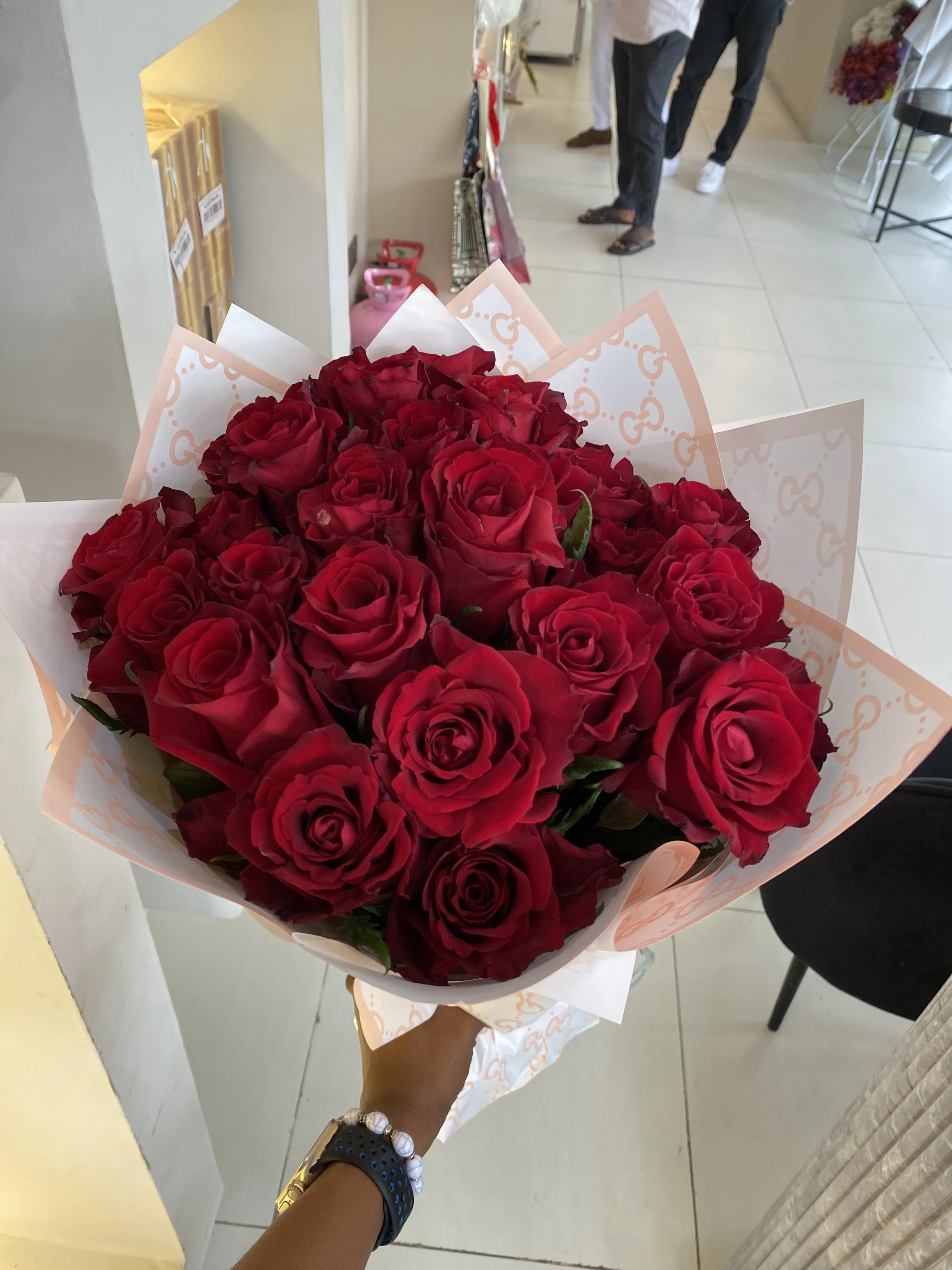 The Signature 25 Roses Bouquet